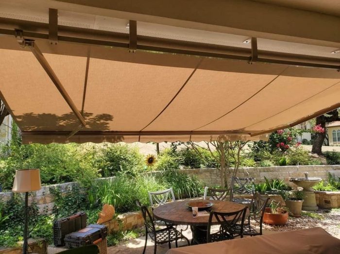 retractable-patio-awnings-brown